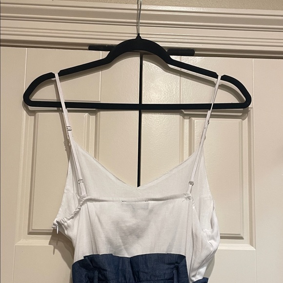 Chic Two-Tone Midi Dress in White and Blue - Picture 5 of 9